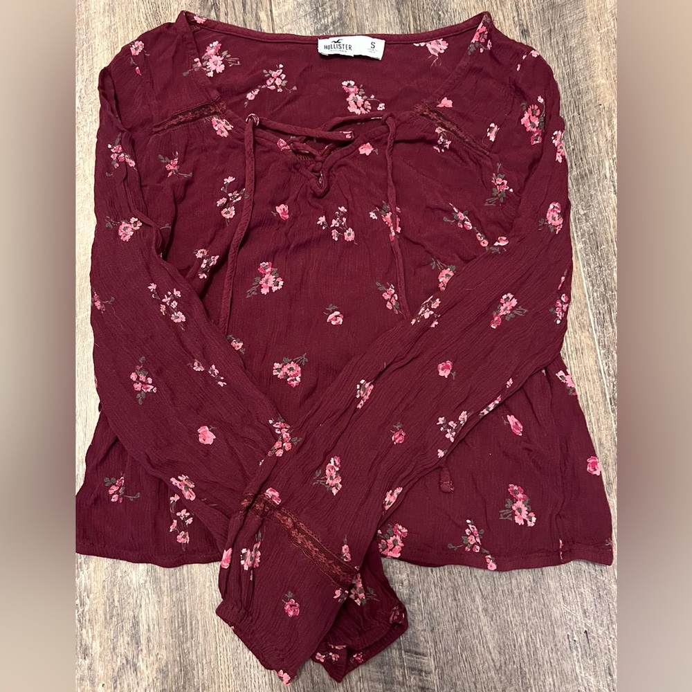 Hollister Burgundy Floral Women's long sleeve Top